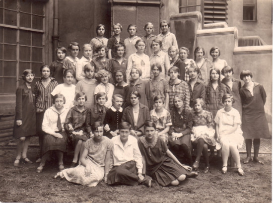 1927 - třídní foto Minervy