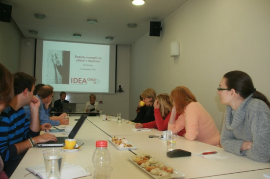 Představení studie Jiřího Šatavy (CERGE-EI) a diskuze na téma Dopady rozvodu na příjmy v důchodu 4.11.2013