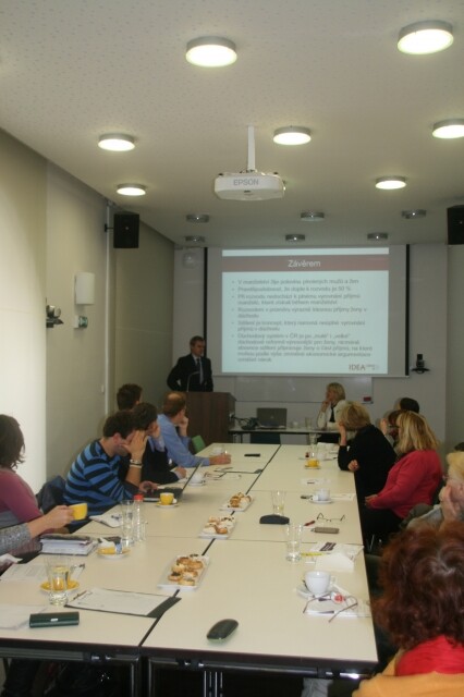 Představení studie Jiřího Šatavy (CERGE-EI) a diskuze na téma Dopady rozvodu na příjmy v důchodu 4.11.2013